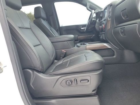 Used 2020 Chevrolet Silverado 1500 High Country w/ Technology Package AWD/4WD image 8