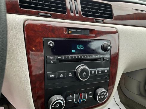 Used 2008 Chevrolet Impala LT FWD image 14
