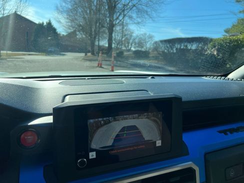 Used 2025 Toyota Tacoma TRD Off-Road image 17