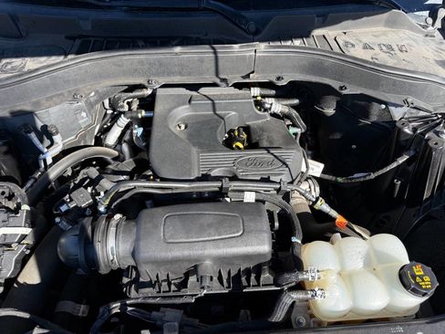 Used 2020 Ford Explorer XLT w/ Comfort Package image 12