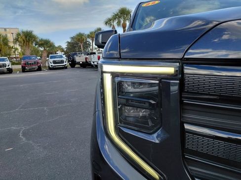 Used 2022 GMC Sierra 1500 Elevation w/ Preferred Package AWD/4WD image 5