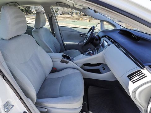 Used 2015 Toyota Prius Two image 36