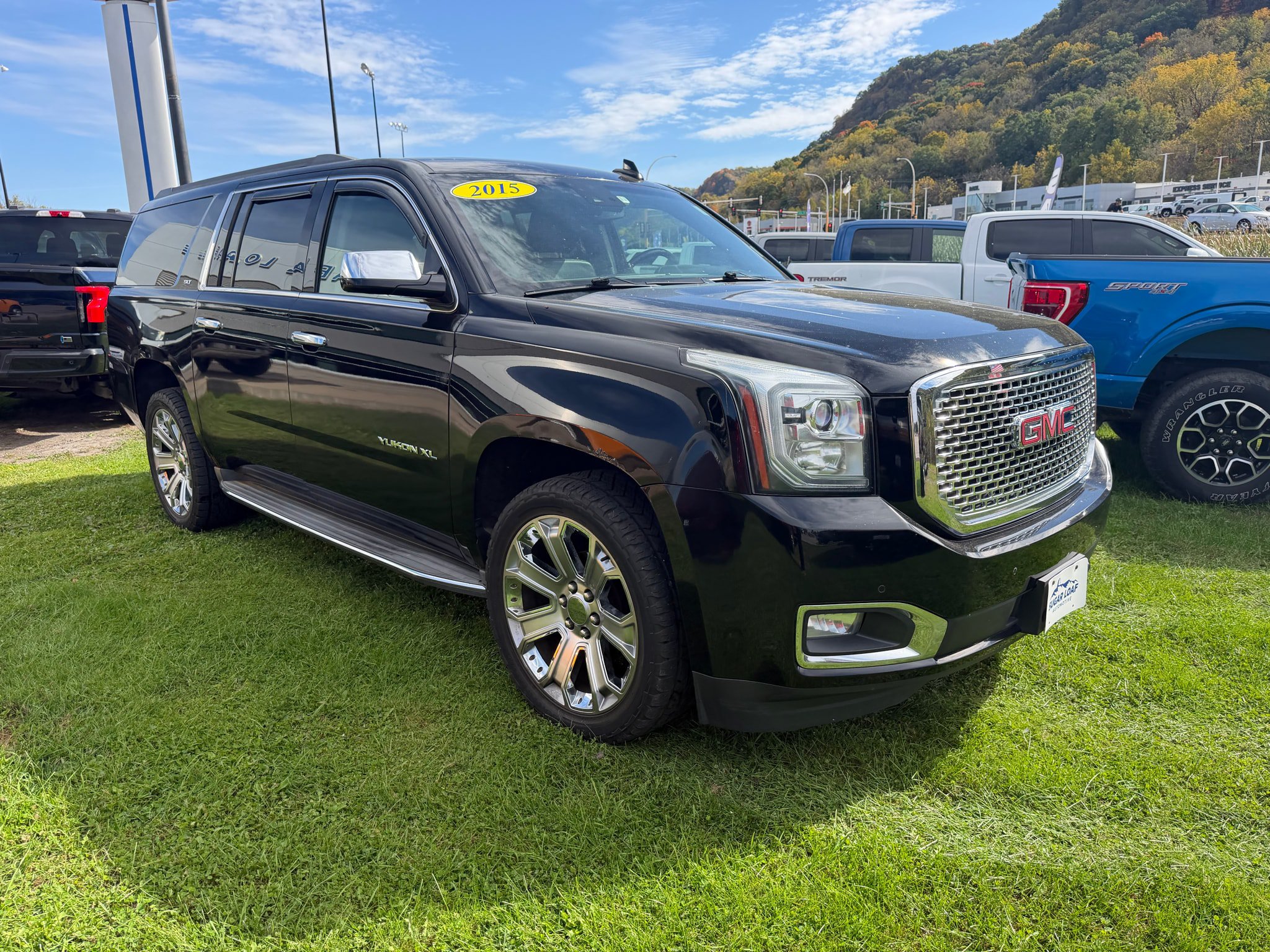 Used 2015 GMC Yukon XL SLT AWD/4WD image 2