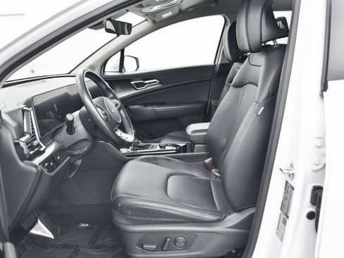 Used 2023 Kia Sportage EX image 13