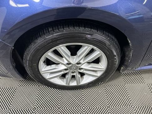 Used 2015 Toyota Avalon XLE image 10