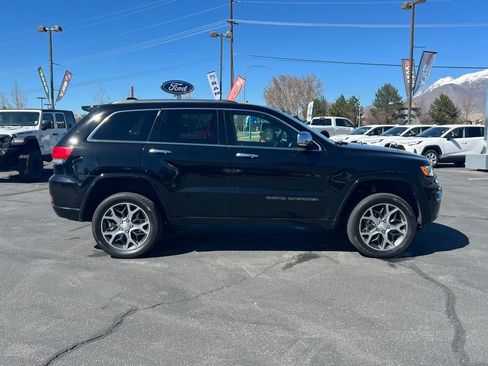 Used 2019 Jeep Grand Cherokee Overland AWD/4WD image 7