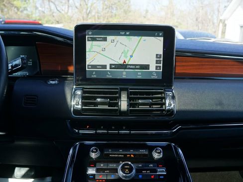 Used 2020 Lincoln Navigator Reserve w/ Luxury Package image 11