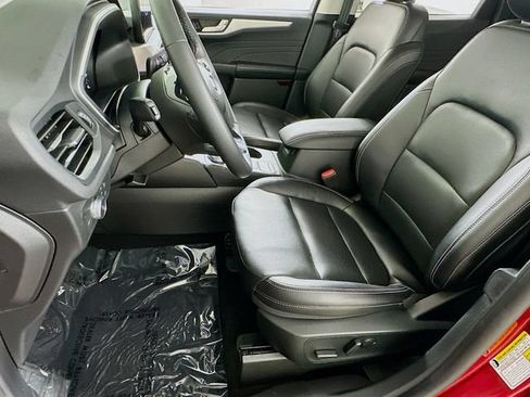 Used 2022 Ford Escape SEL FWD image 9