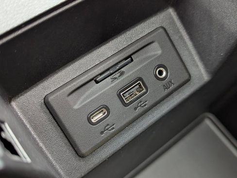 Certified 2022 GMC Sierra 1500 SLT w/ SLT Convenience Package image 21