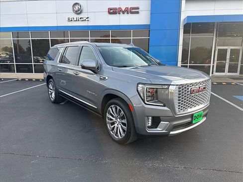 Used 2022 GMC Yukon XL Denali w/ Denali Ultimate Package image 4