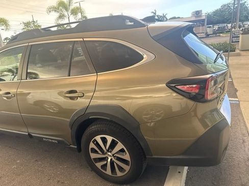 Used 2023 Subaru Outback Premium AWD/4WD image 8