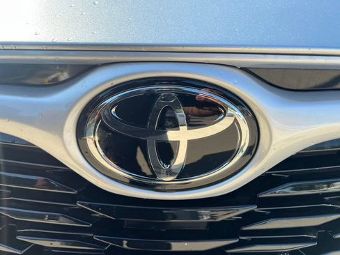 Used 2023 Toyota Highlander LE FWD image 24