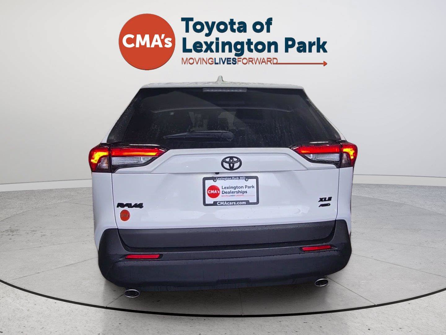 Used 2019 Toyota RAV4 XLE Premium w/ Cold Weather Package AWD/4WD image 4
