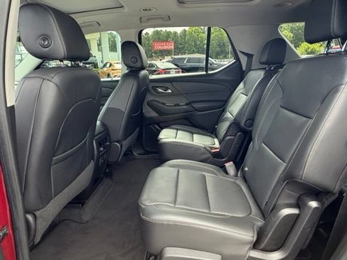 Used 2019 Chevrolet Traverse Premier w/ Driver Confidence II Package FWD image 18