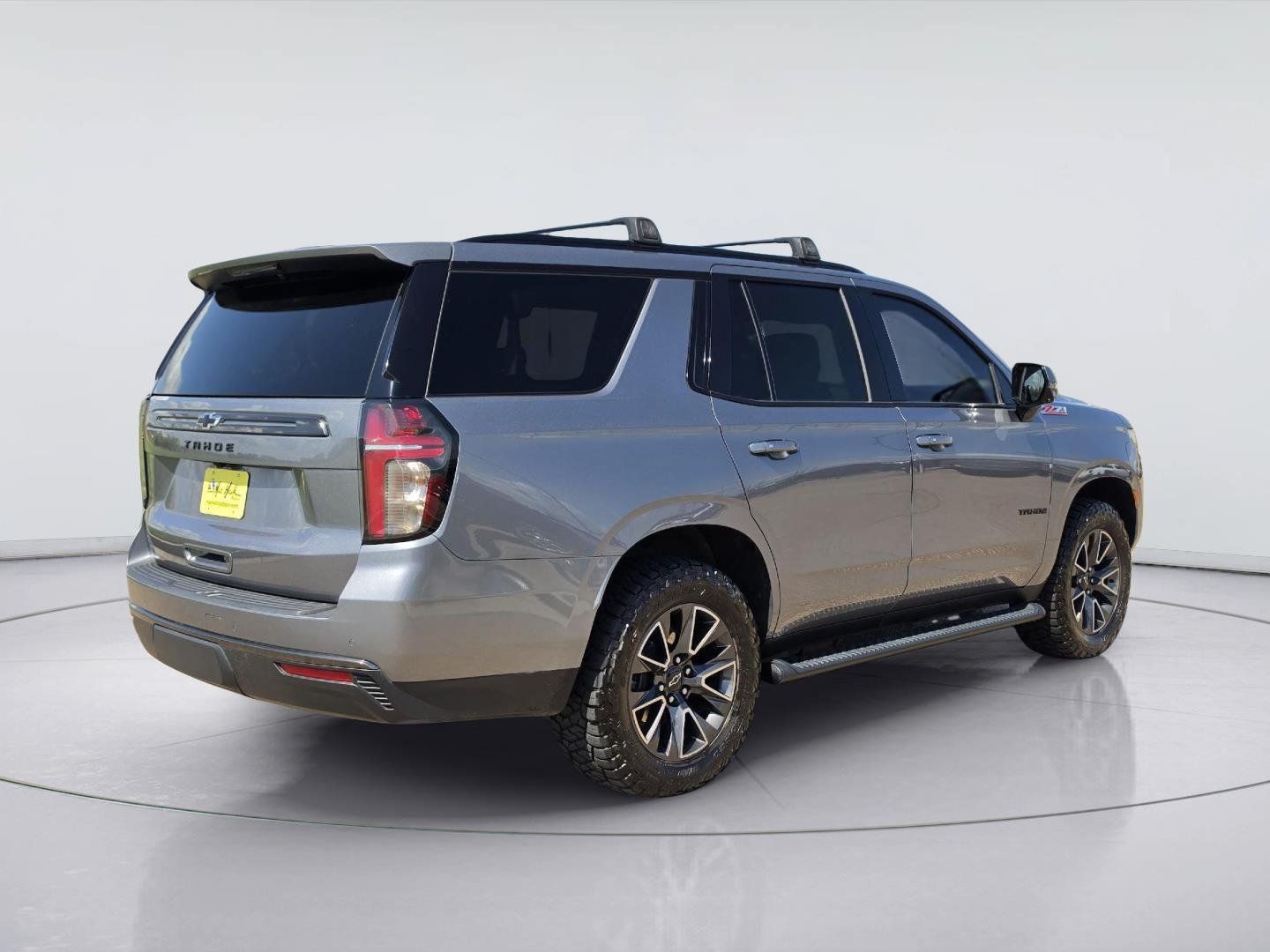 Used 2022 Chevrolet Tahoe Z71 w/ Luxury Package AWD/4WD image 5