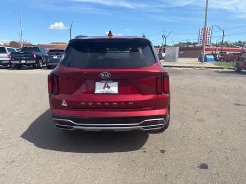 Used 2021 Kia Sorento S w/ Panoramic Sunroof Package FWD image 4