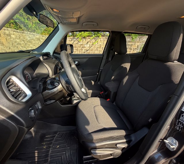 Used 2020 Jeep Renegade Sport FWD image 18