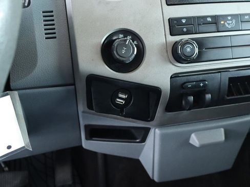 Used 2016 Ford F250 XLT w/ Snow Plow Prep Package image 19