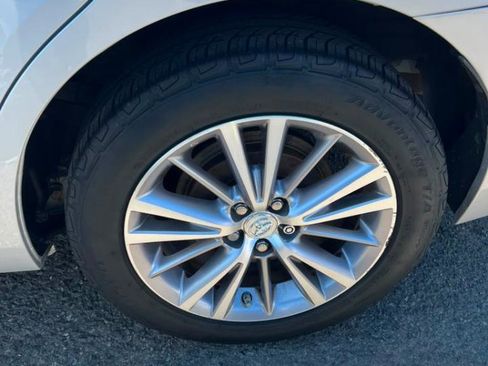Used 2015 Toyota Corolla LE FWD image 16