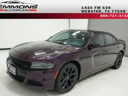 Used 2021 Dodge Charger SXT w/ Blacktop Package RWD image 1