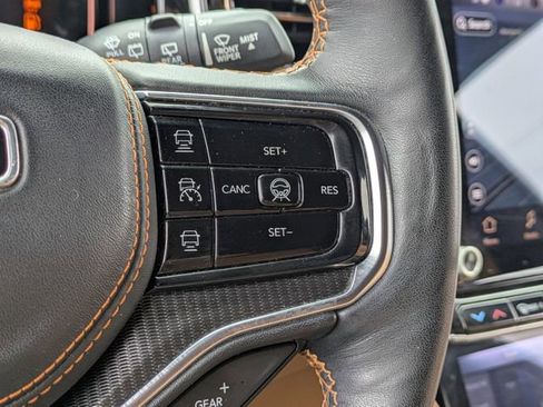 Used 2024 Jeep Grand Wagoneer Series III w/ Rear Seat Video Group 1 AWD/4WD image 29