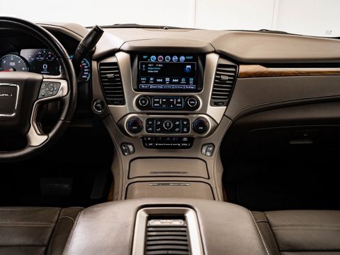 Used 2019 GMC Yukon Denali w/ Denali Ultimate Package image 36