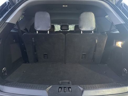 Used 2023 Ford Explorer Limited image 9