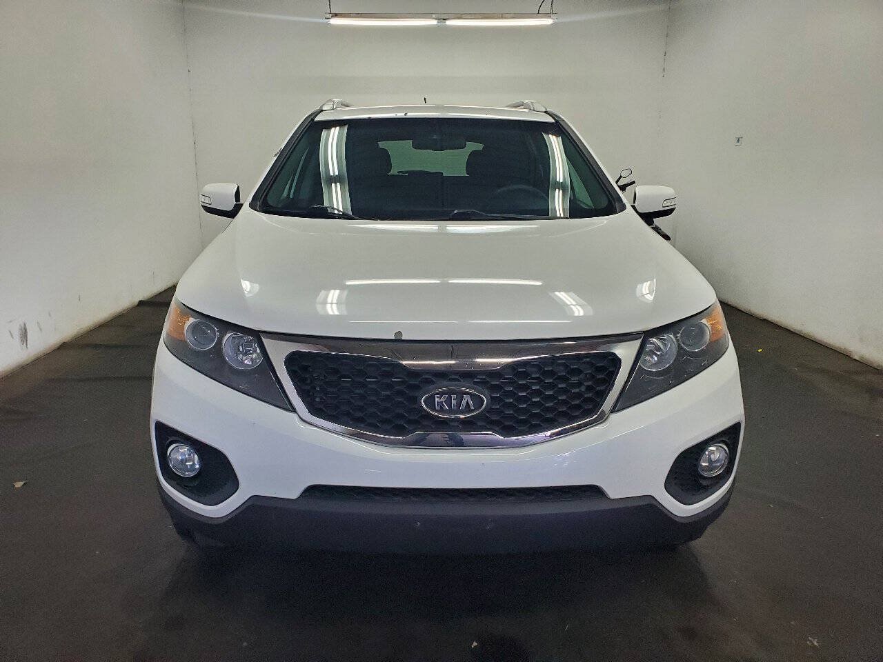 Used 2013 Kia Sorento LX w/ Convenience Pkg FWD image 2