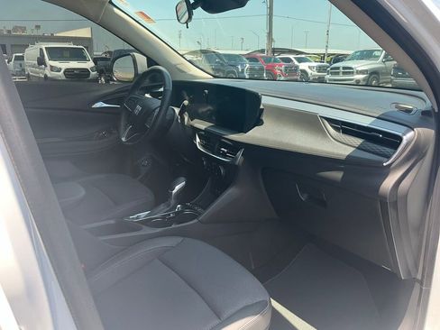 Used 2025 Buick Encore GX Preferred w/ Comfort Package FWD image 25