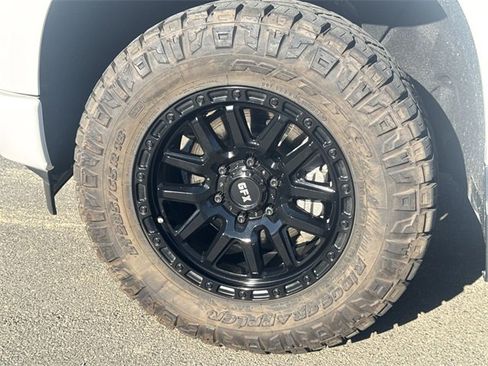 Used 2023 Chevrolet Silverado 1500 RST w/ Z71 Off-Road Package image 18