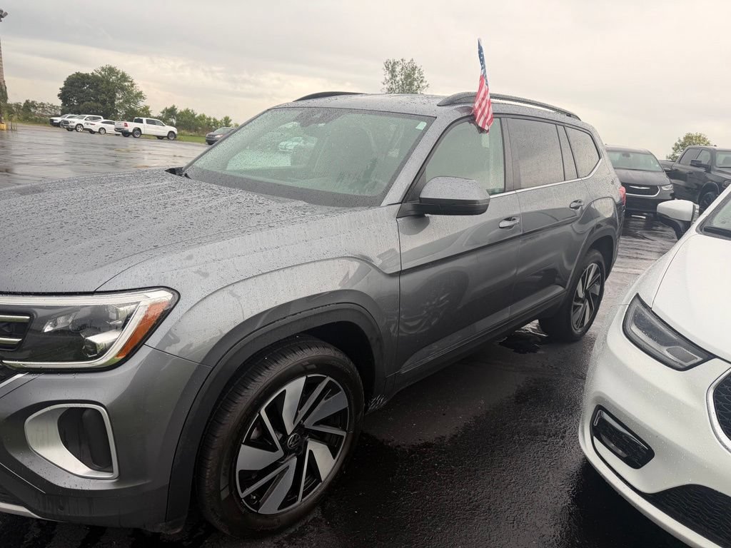 Used 2025 Volkswagen Atlas SE FWD image 6