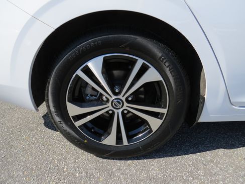 Used 2022 Nissan Sentra SV FWD image 10