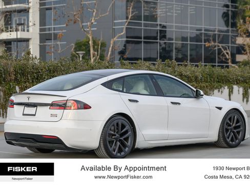 Used 2021 Tesla Model S Plaid image 8