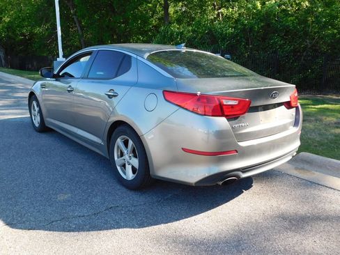 Used 2015 Kia Optima LX FWD image 3