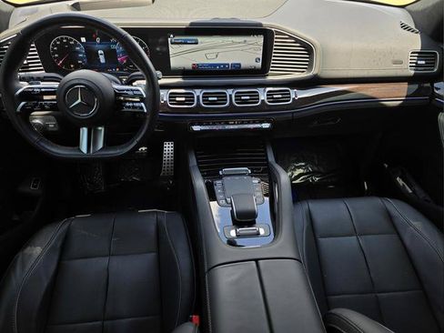 Used 2025 Mercedes-Benz GLS 580 4MATIC image 13