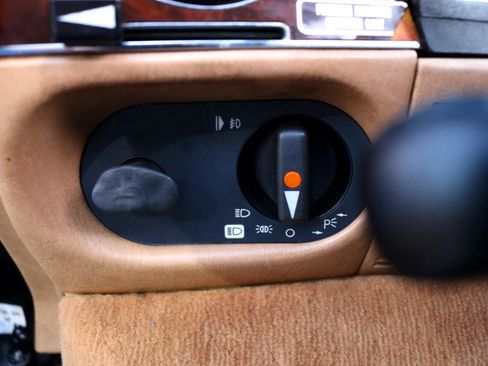 Used 1986 Mercedes-Benz 560 SL image 44