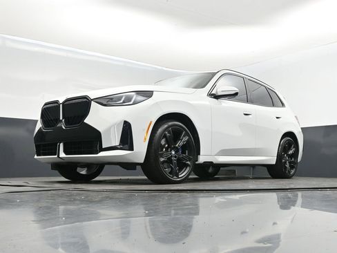 Used 2025 BMW X3 xDrive30i w/ M Sport Package image 38