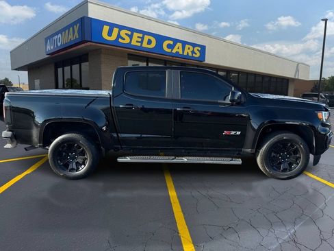 Used 2022 Chevrolet Colorado Z71 w/ Z71 Midnight Edition AWD/4WD image 2
