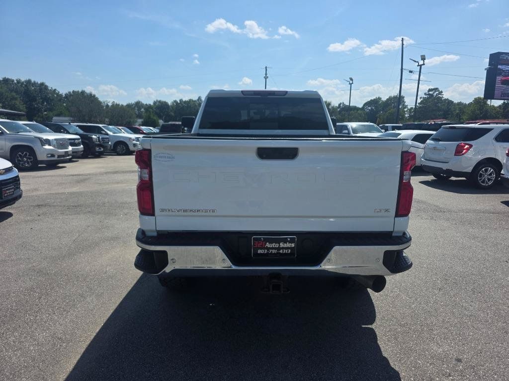 Used 2022 Chevrolet Silverado 2500 LTZ w/ LTZ Premium Package AWD/4WD image 3