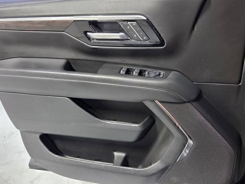Used 2025 Chevrolet Tahoe Z71 AWD/4WD image 29