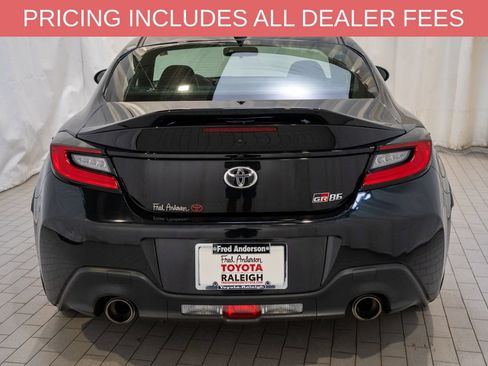 Used 2023 Toyota GR86 Premium RWD image 5