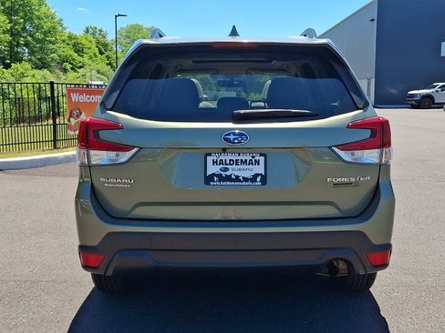 Used 2020 Subaru Forester Premium AWD/4WD image 6