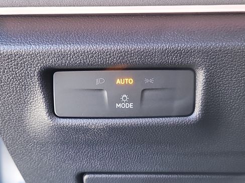 New 2026 Volkswagen Tiguan SE image 7