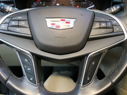 Used 2017 Cadillac XT5 Luxury w/ Driver Awareness Package FWD image 21