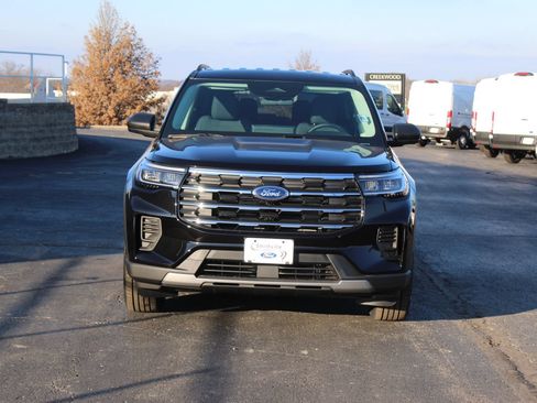 New 2026 Ford Explorer Active AWD/4WD image 10