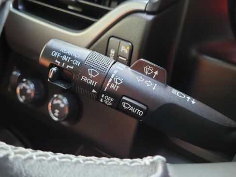 Used 2019 Chevrolet Tahoe LS w/ Enhanced Driver Alert Package AWD/4WD image 30
