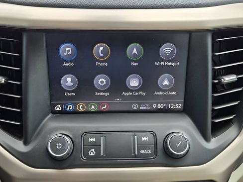Used 2020 GMC Acadia Denali w/ Technology Package FWD image 14