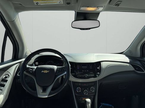 Used 2020 Chevrolet Trax LT w/ Driver Confidence Package FWD image 12