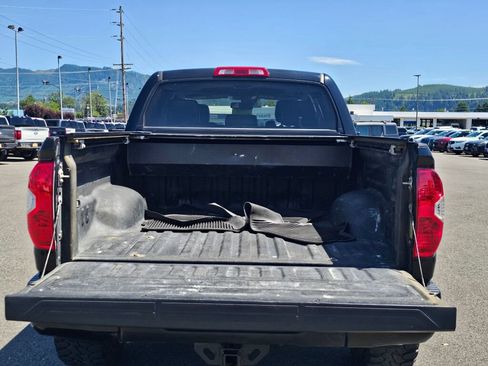 Used 2019 Toyota Tundra Platinum AWD/4WD image 8