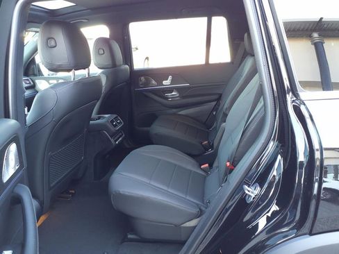 Used 2025 Mercedes-Benz GLS 450 4MATIC image 12